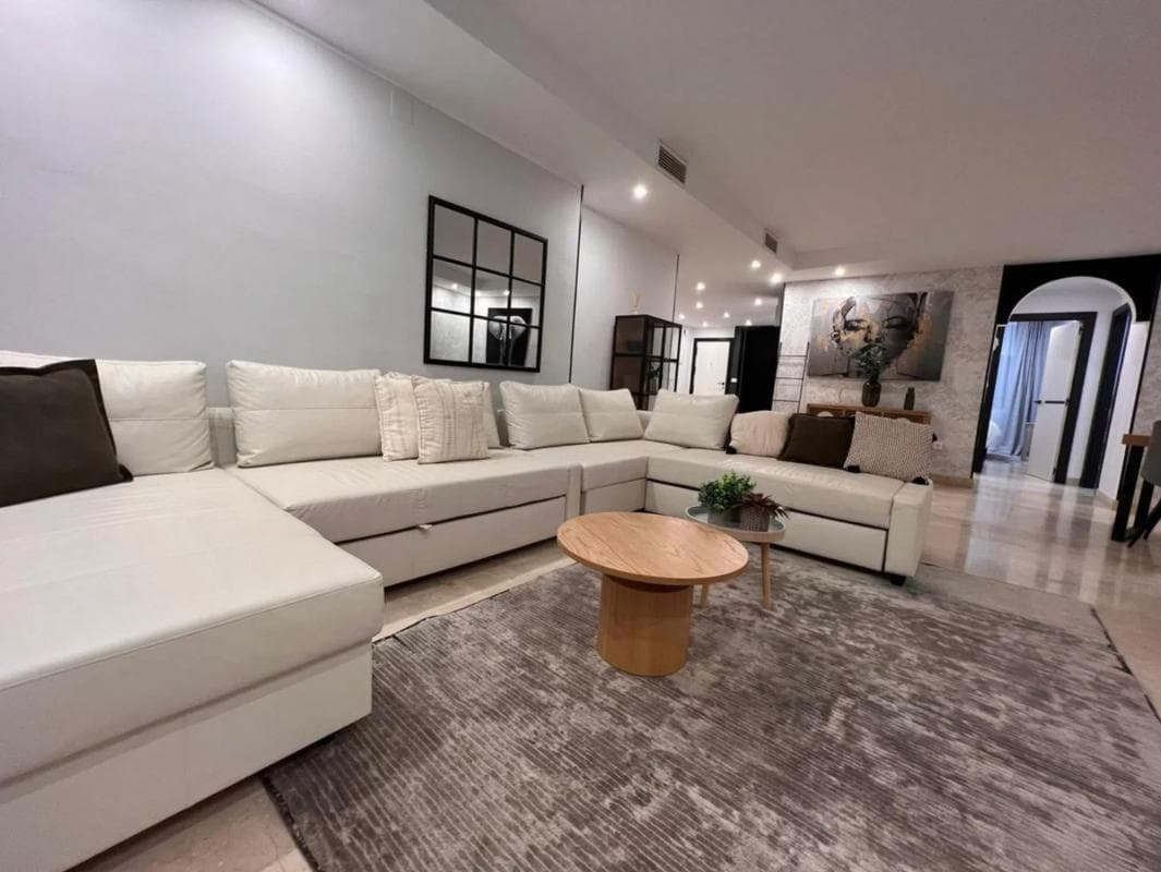 Venta de piso en Urbanizacion Villa Parra Palomeras, 1 C, Marbella
photo 2