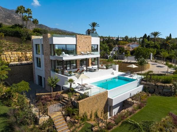 Independent chalet for sale in Diseminado Poligono 03, Marbella
photo 1