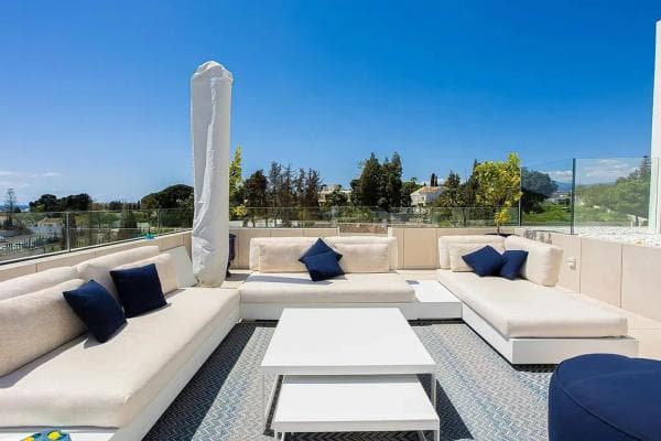 Ático en venta en Urbanización Lomas de Río Verde, 3, Marbella thumbnail 1