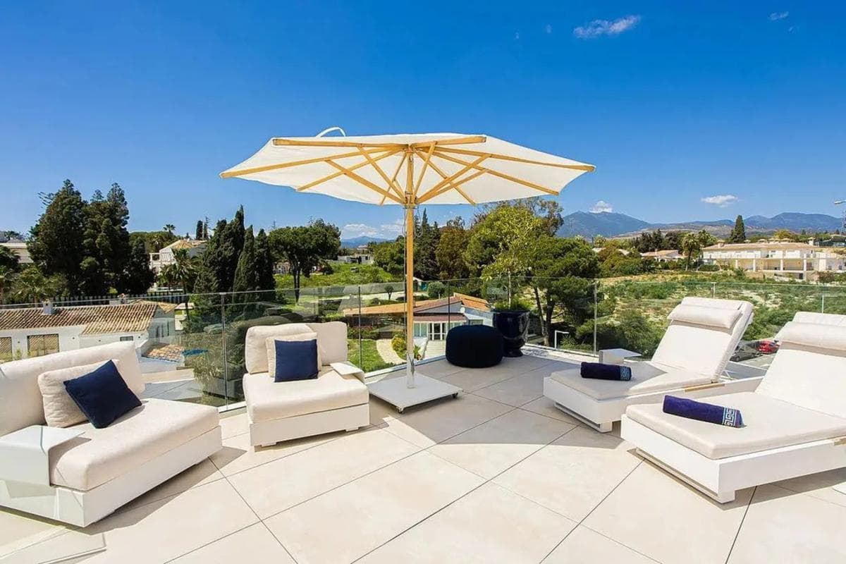 Venta de ático en Urbanización Lomas de Río Verde, 3, Marbella photo 4