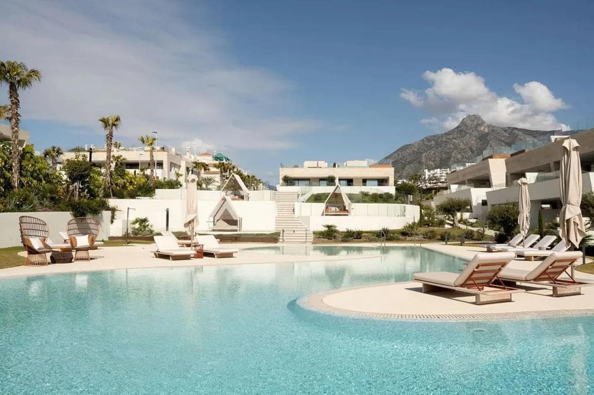 Sale of apartment in Lugar Urbanizacion Lomas de Rio Verde, 22 C, Marbella
photo 2