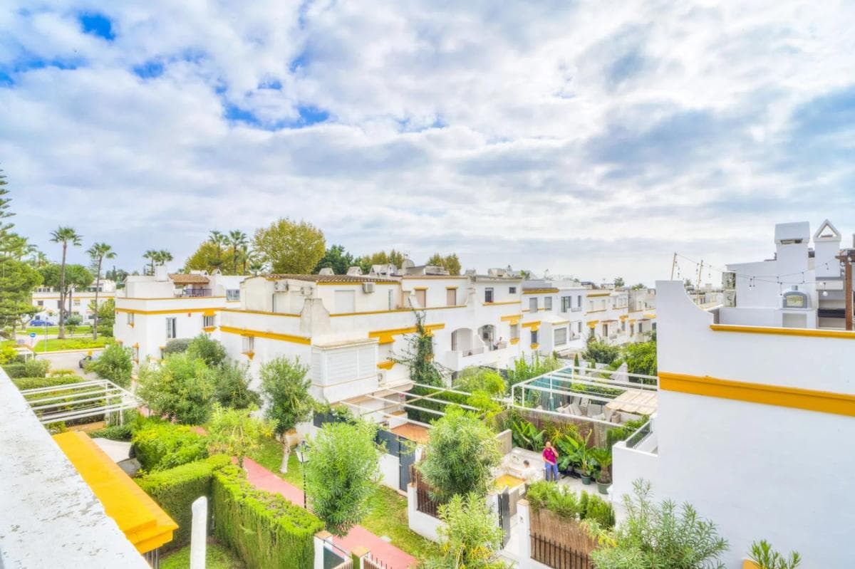Sprzedaż szeregowego domku w Urbanización Marbellamar , Marbella photo 2