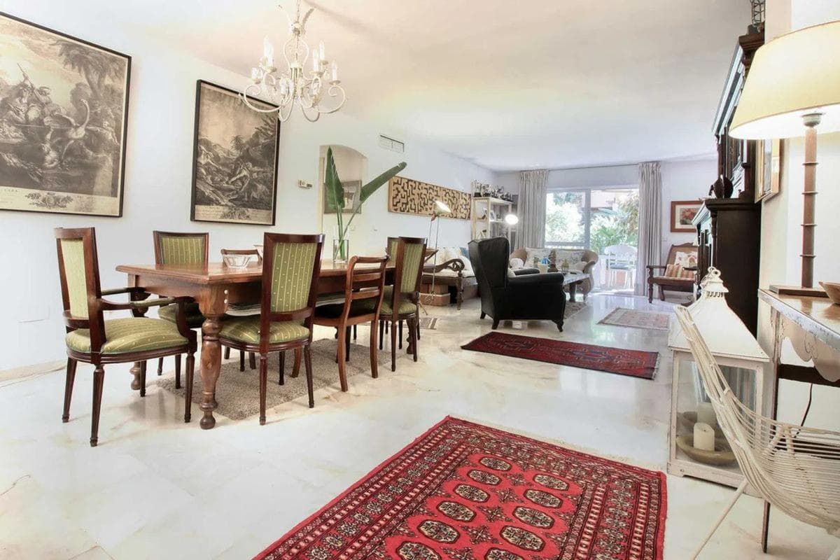Sale of apartment in Arrabal la Caridad, Marbella
photo 2
