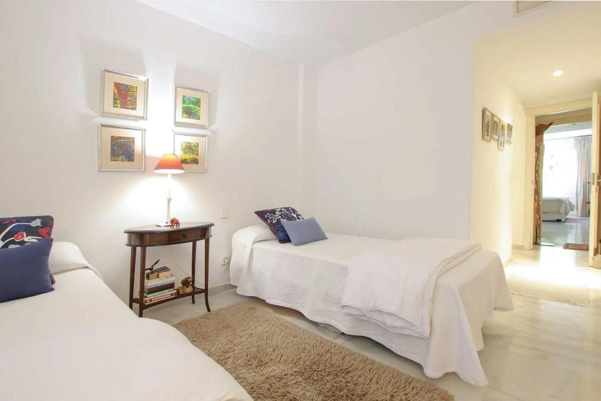 Sale of apartment in Arrabal la Caridad, Marbella
photo 4