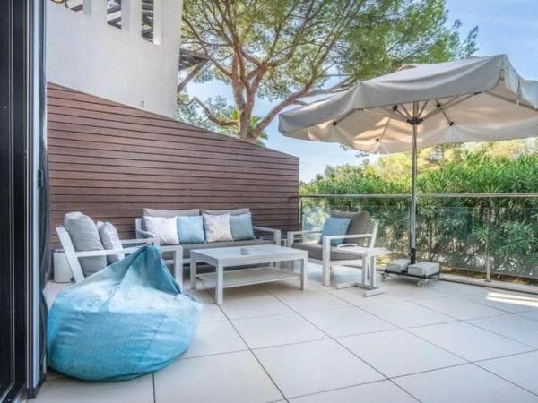 Chalet adosado en venta en Calle Rossini , Marbella thumbnail 2