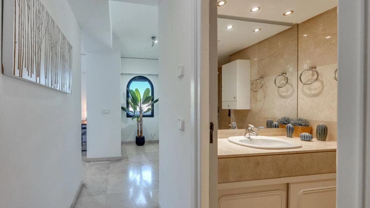 Продажа квартиры на Calle Sierra Bermeja, Марбелла
photo 3