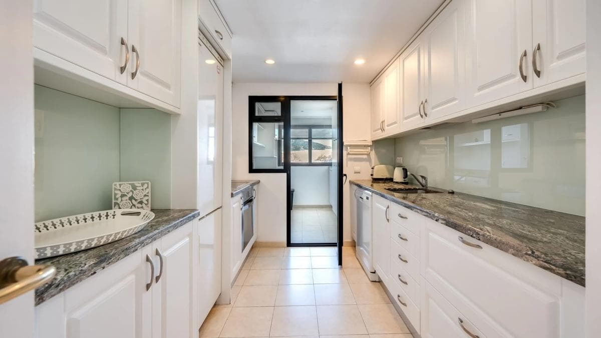 Продажа квартиры на Calle Sierra Bermeja, Марбелла
photo 4