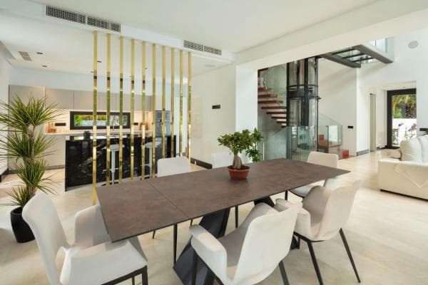 Independent chalet for sale in Bulevar Príncipe Alfonso de Hohenlohe, 29, Marbella
thumbnail 2