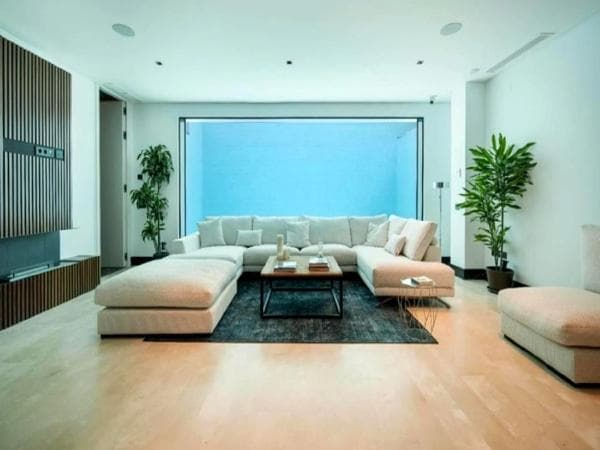 Independent chalet for sale in Calle Sorolla, Marbella
thumbnail 2
