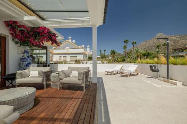 Ático en venta en Barrio Nagüeles, Marbella photo 1