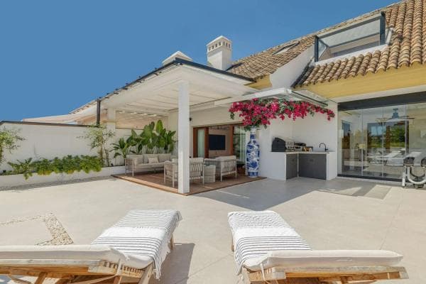 Ático en venta en Barrio Nagüeles, Marbella thumbnail 1