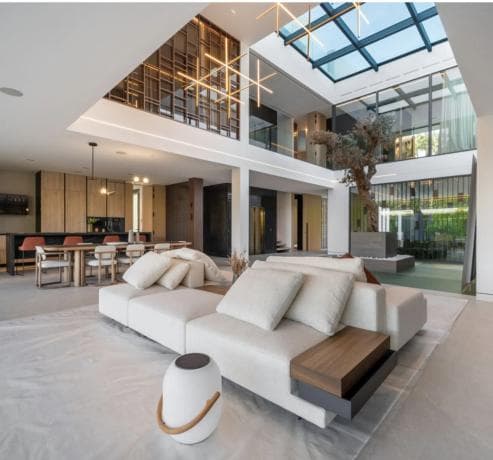 Independent chalet for sale in Barrio Lomas de Marbella Club, Marbella
thumbnail 2
