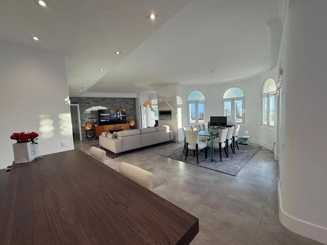 Sale of apartment in Calle Lago de los Cisnes, 1, Marbella
photo 3