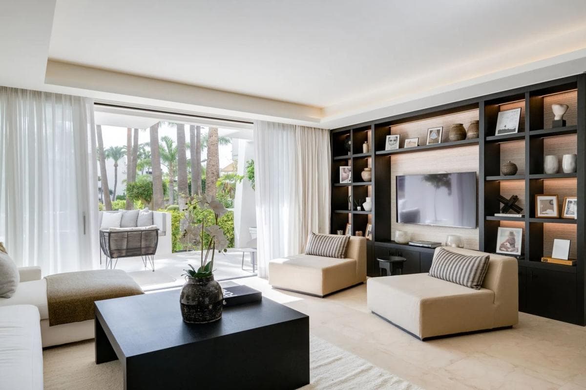 Sale of apartment in Urbanizacion Marina Marbella, 6, Marbella
photo 2