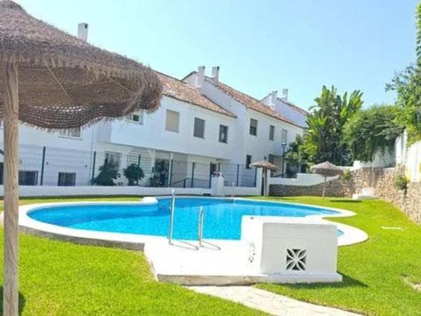 Chalet pareado en avenida de Ceuta photo 1