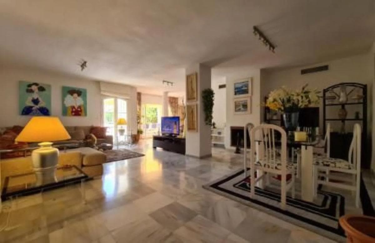 Sprzedaż mieszkania w Barrio Nagüeles, Marbella
photo 3