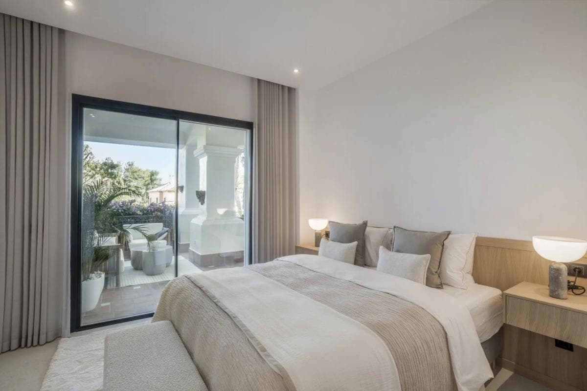 Sale of apartment in Barrio Sierra Blanca, Marbella
photo 2