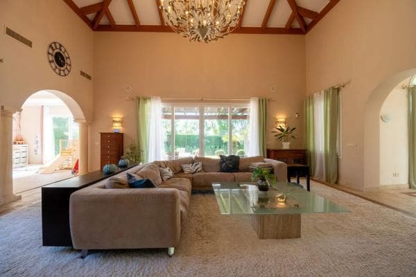 Independent chalet for sale in Calle Sierra Nevada, Marbella
thumbnail 2
