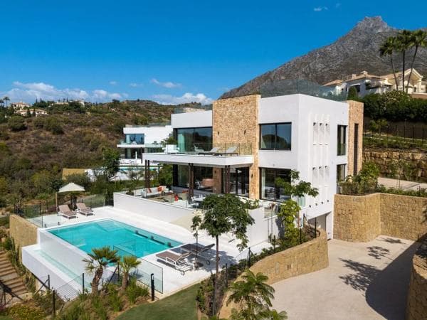 Independent chalet for sale in Vía, Marbella
photo 1