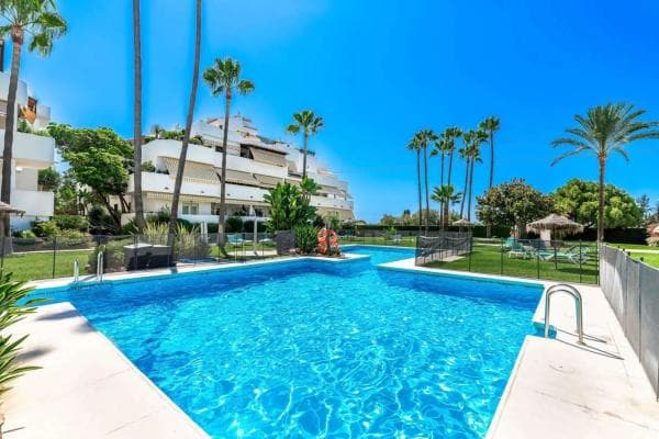 Ático en venta en Barrio Nagüeles, Marbella thumbnail 2
