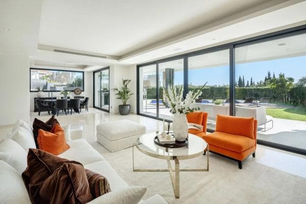 Independent chalet for sale in Altos de Puente Romano s/n, Marbella
photo 1