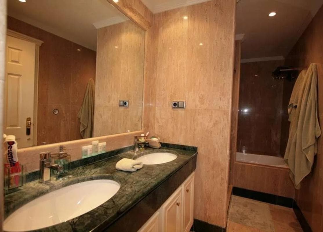 Sale of apartment in Calle Montemenor, Marbella
photo 2