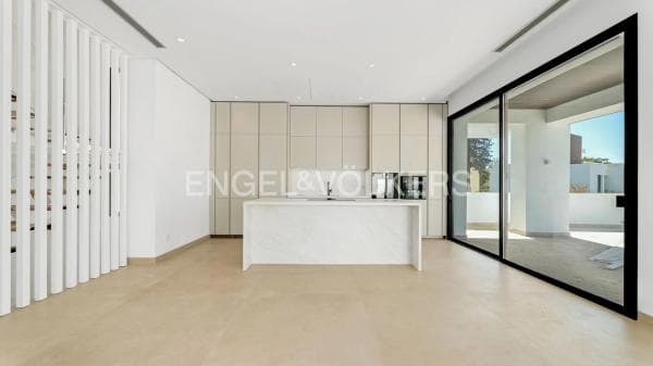 Independent chalet for sale in El Batatal, Marbella
photo 1