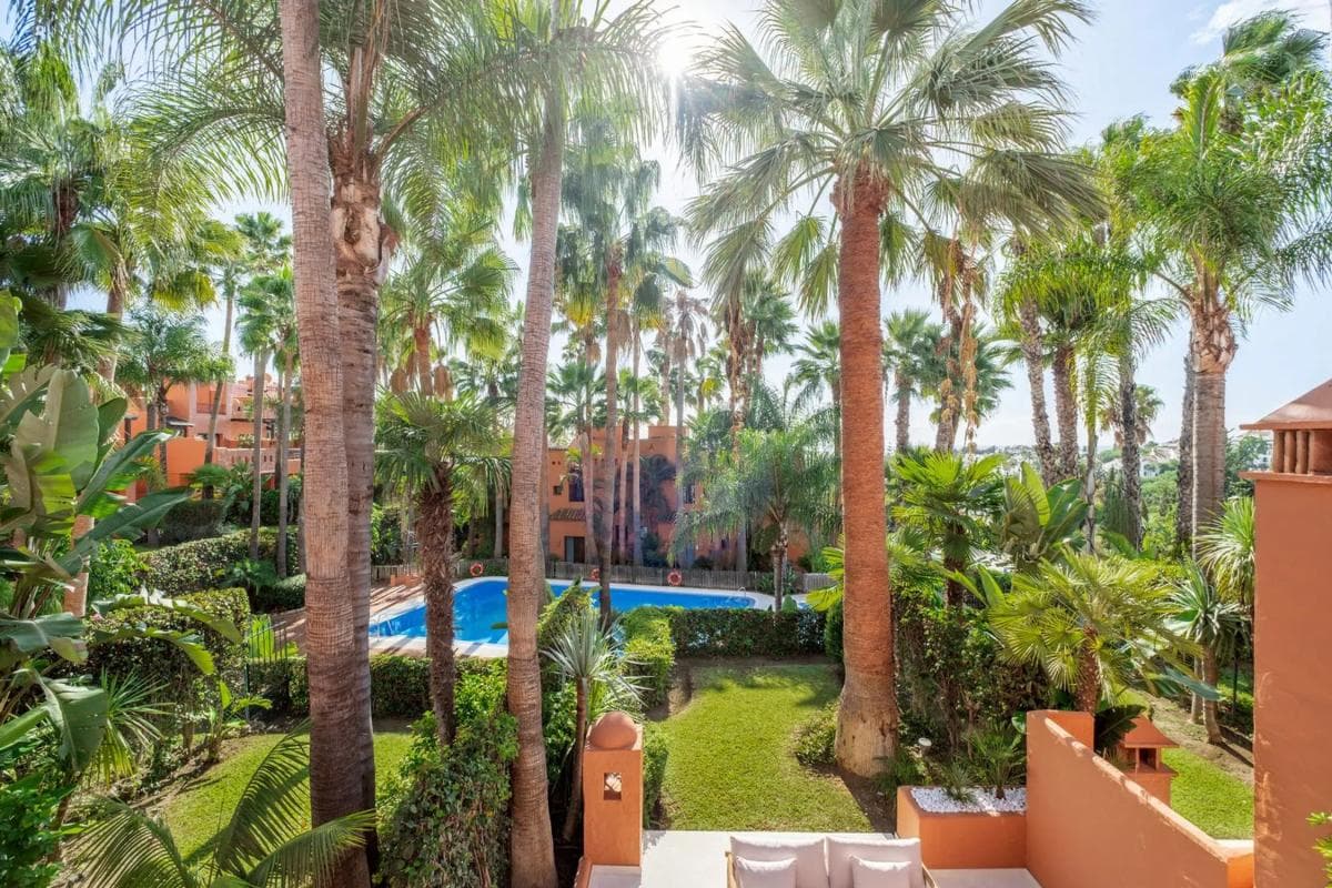 Venta de chalet adosado en Calle Pintor Losada , Marbella photo 5
