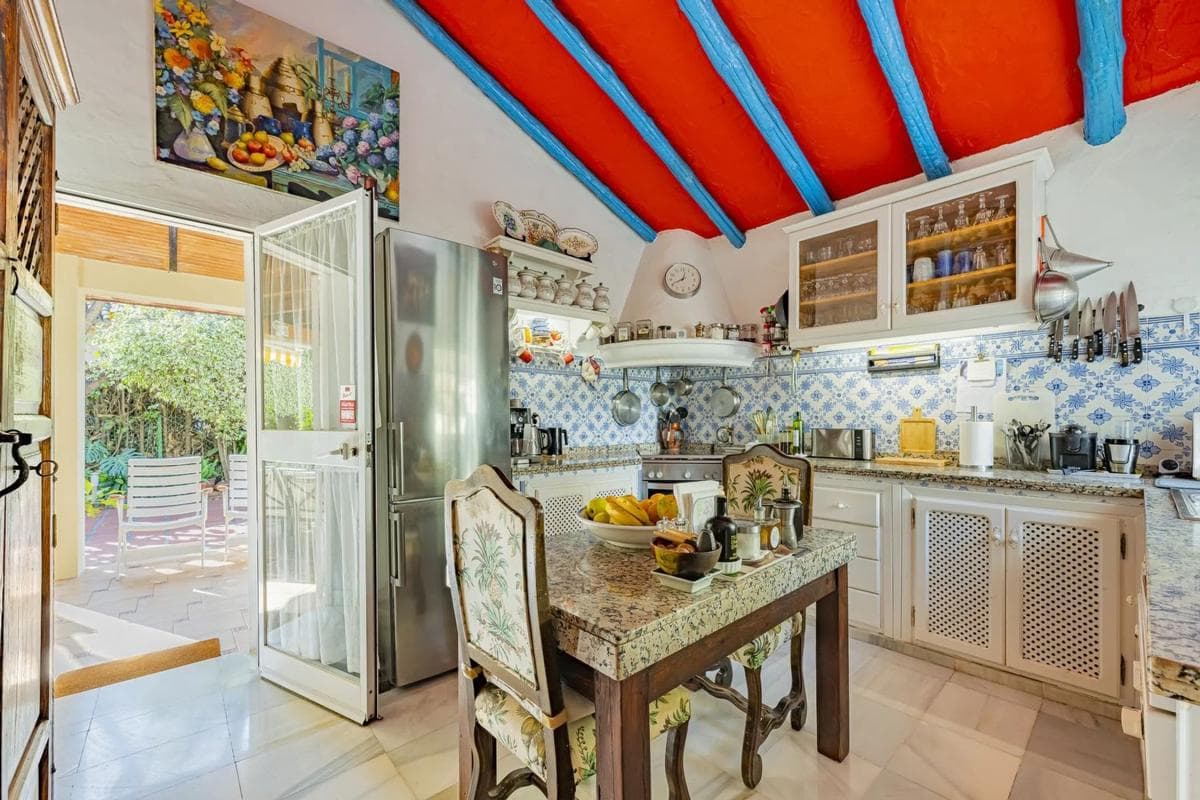 Sprzedaż niezależnego domku jednorodzinnego w Barrio La Carolina-Guadalpín, Marbella photo 3