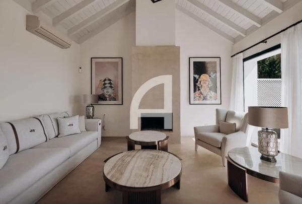 Independent chalet for sale in Vía, 1, Marbella
photo 1
