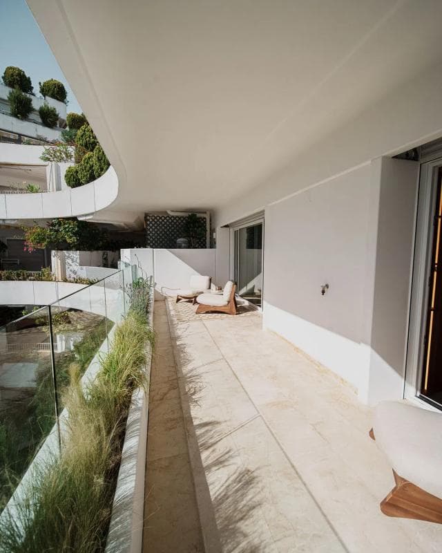 Sprzedaż duplexu w Urbanizacion Lomas Marbella Club, 81, Marbella photo 3