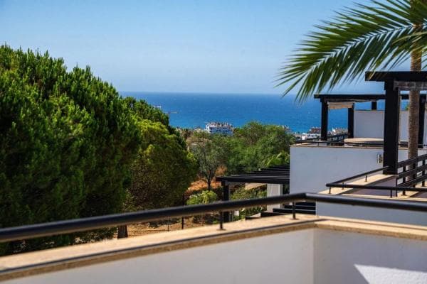 Chalet adosado en venta en Barrio Sierra Blanca , Marbella thumbnail 2