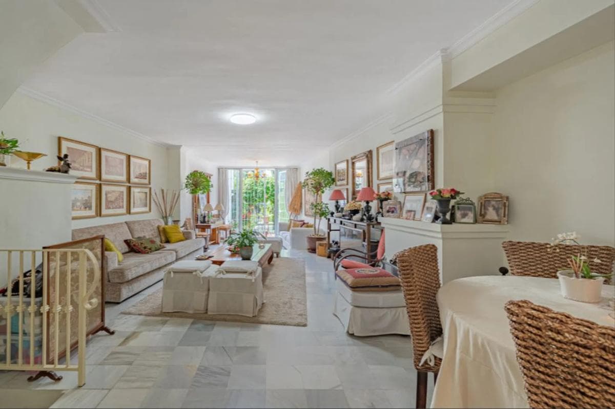 Venta de chalet adosado en Barrio Nagüeles , Marbella photo 2