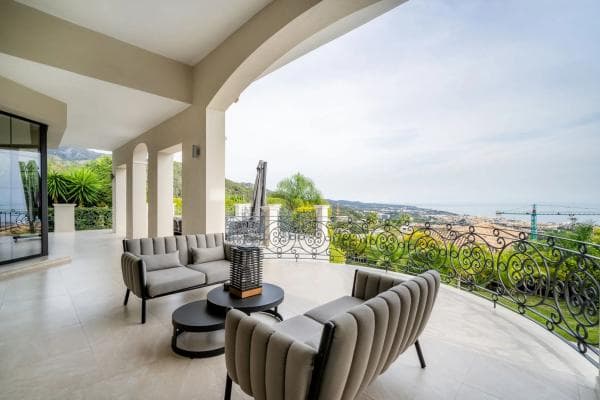 Independent chalet for sale in Calle Liszt, Marbella
thumbnail 2