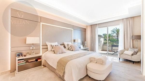Piso en venta en Golden Mile, Marbella
photo 1