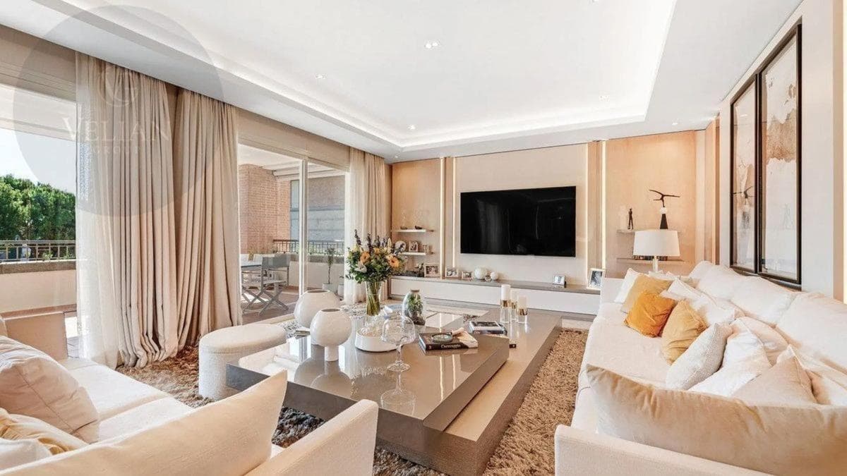 Venta de piso en Golden Mile, Marbella
photo 2