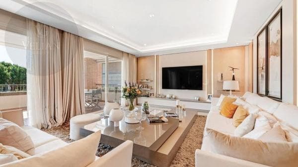 Piso en venta en Golden Mile, Marbella
thumbnail 1