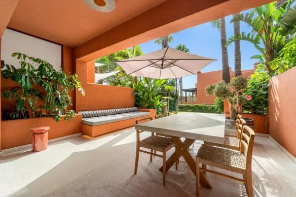 Chalet adosado en venta en Poligono URPNG9 , Marbella thumbnail 1