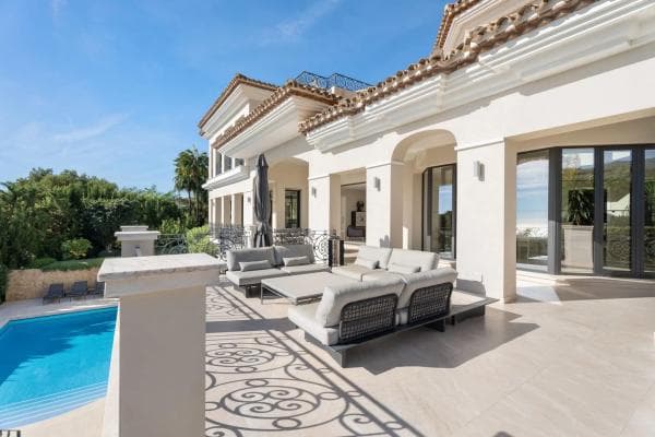 Independent chalet for sale in Calle Mozart, 10, Marbella
thumbnail 2