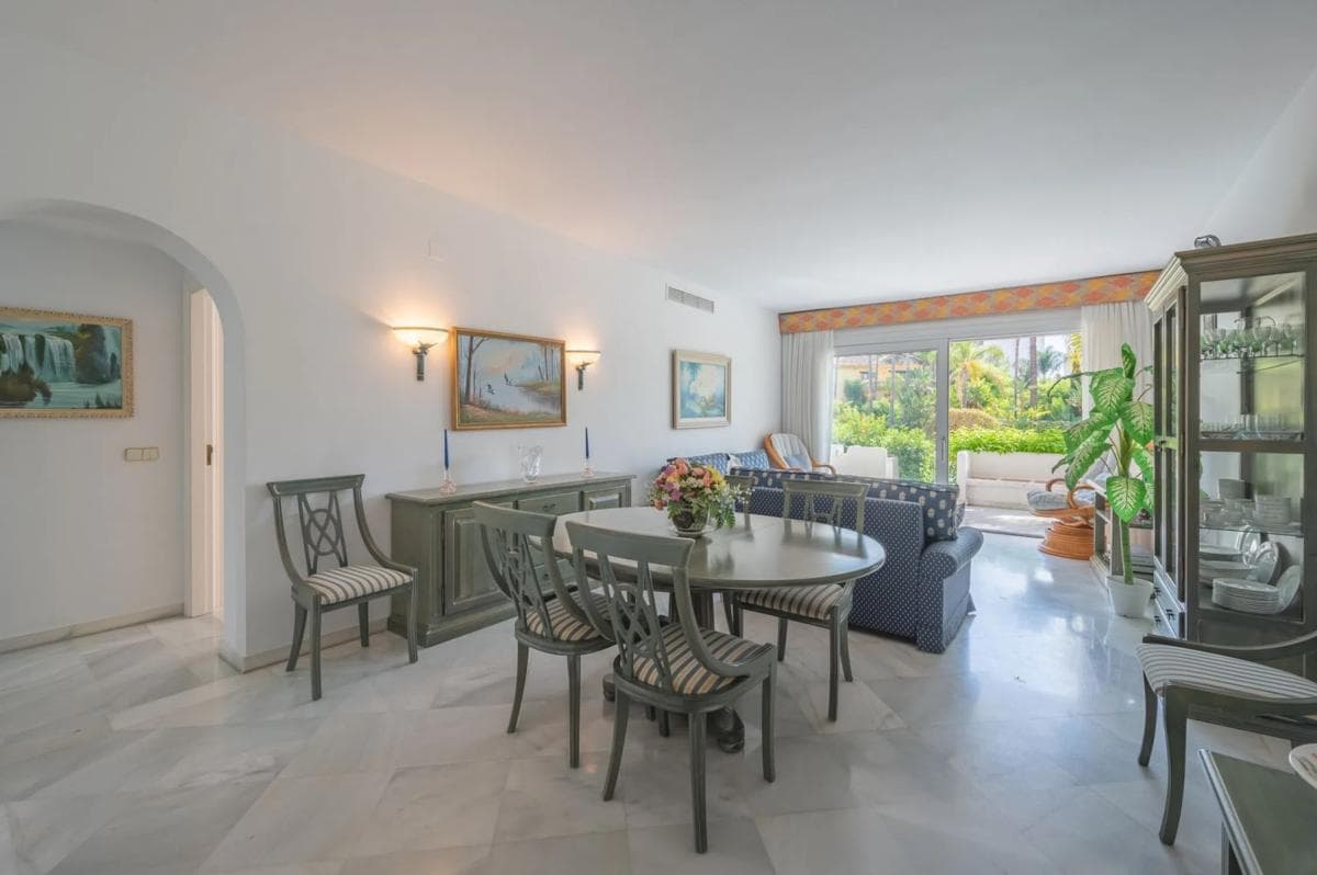 Sale of apartment in Comunidad Alhambra del Mar s/n, Marbella
photo 2