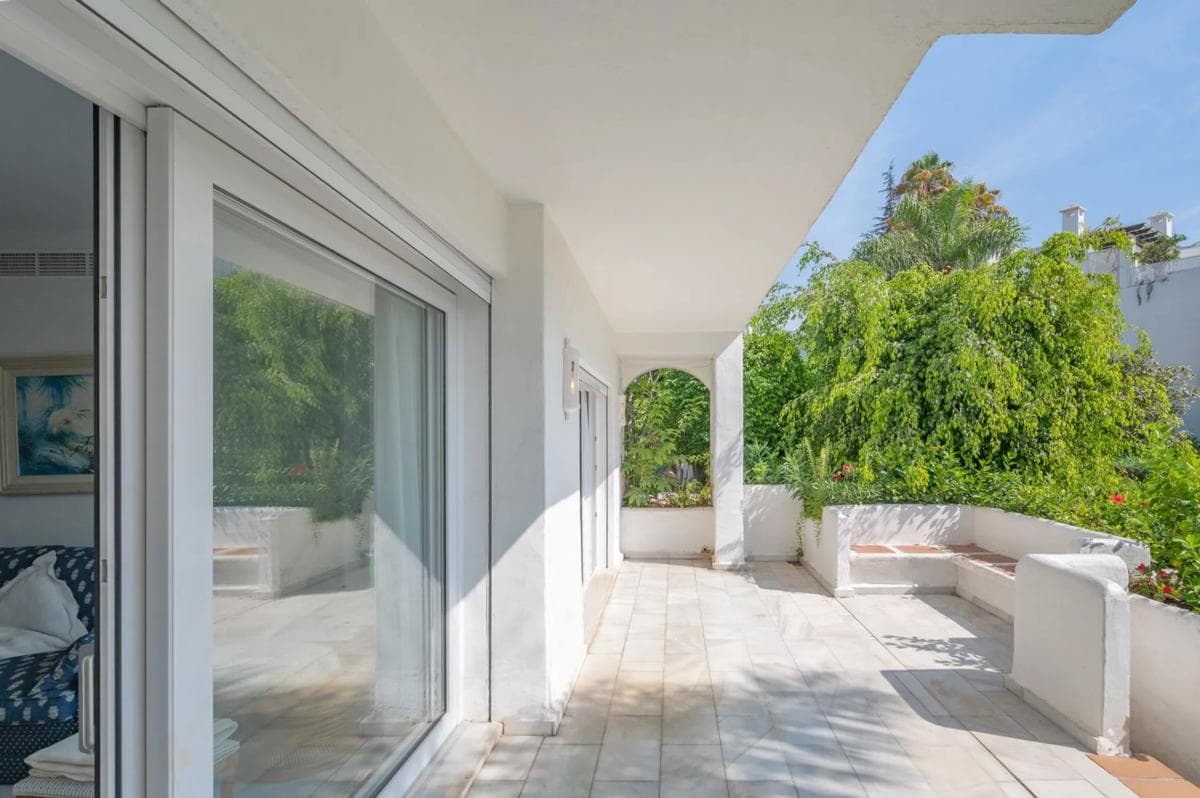 Sale of apartment in Comunidad Alhambra del Mar s/n, Marbella
photo 3