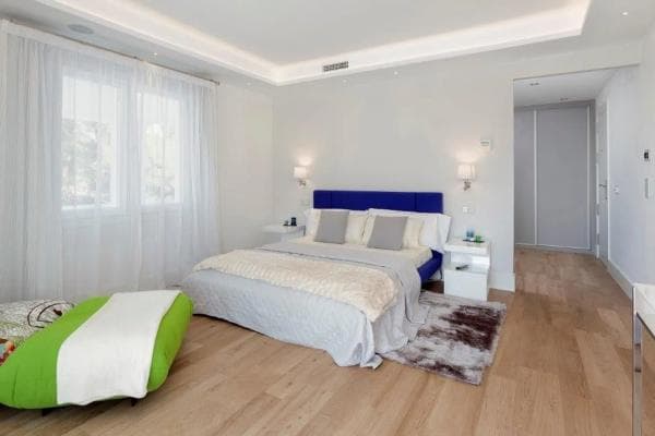 Independent chalet for sale in Urbanización Cascada de Camojan, Marbella
thumbnail 2