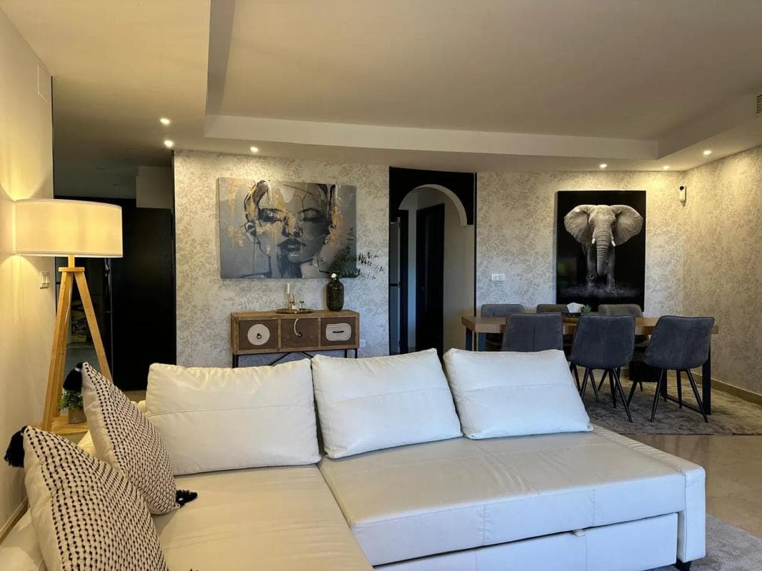 Sale of apartment in Urbanizacion Villa Parra Palomeras s/n, Marbella
photo 3