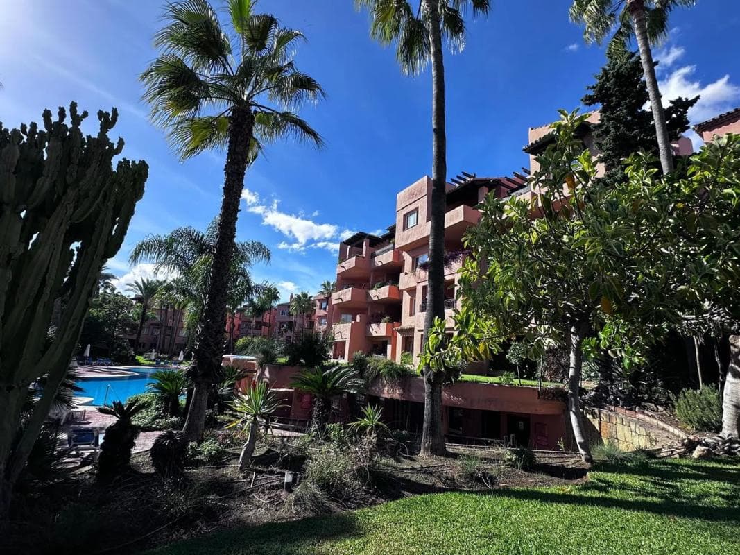 Sale of apartment in Urbanizacion Villa Parra Palomeras s/n, Marbella
photo 5