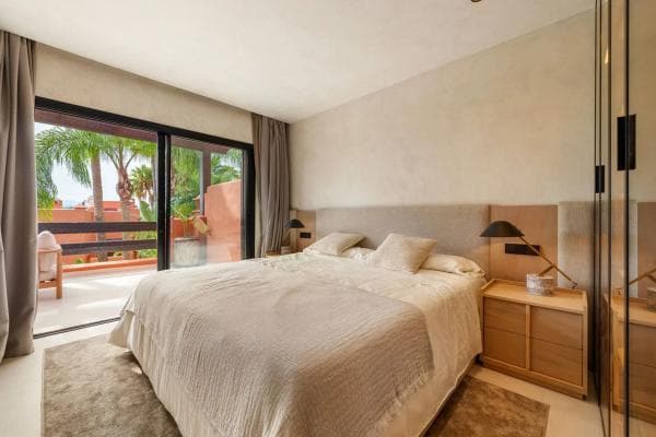 Chalet adosado en venta en Pintor Francisco Iturrino, 3 , Marbella photo 1