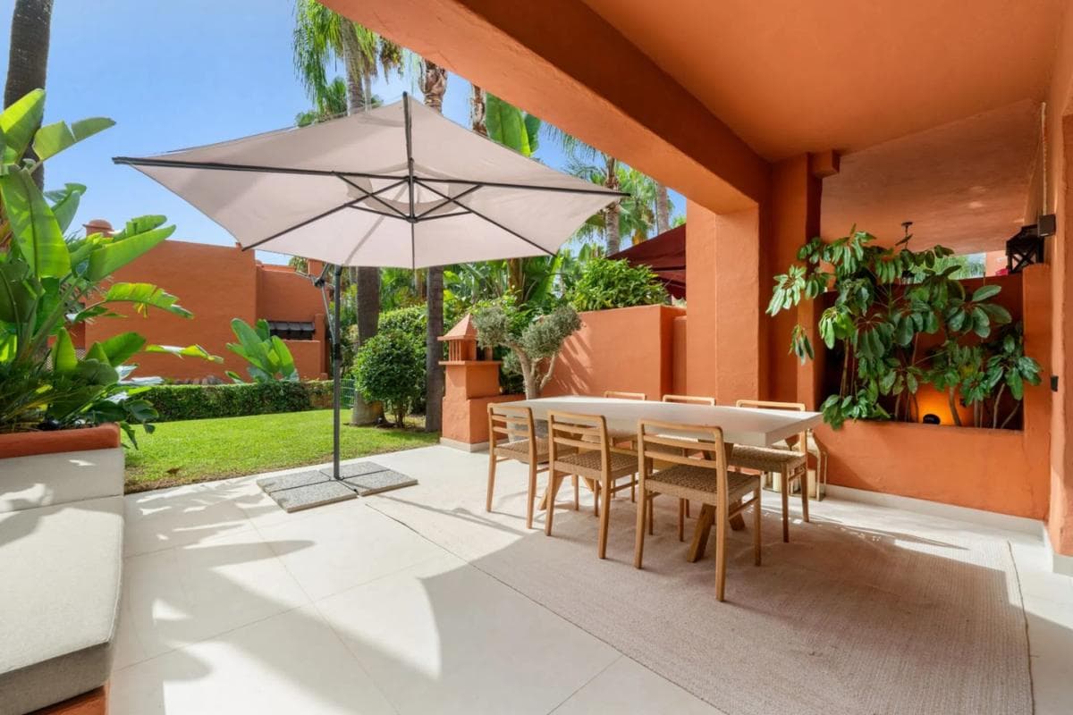 Venta de chalet adosado en Barrio Lomas de Marbella Club , Marbella photo 2