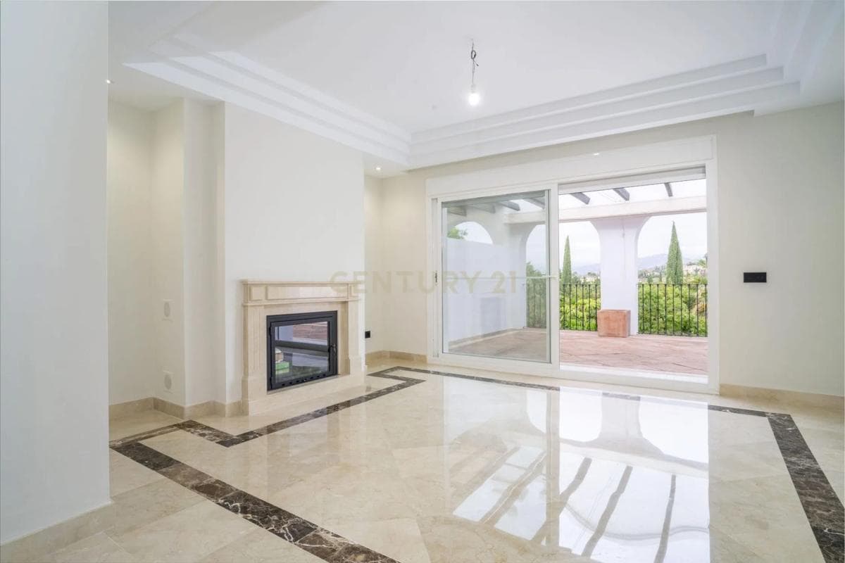 Venta de ático en Calle Lago de los Cisnes, 1, Marbella photo 2