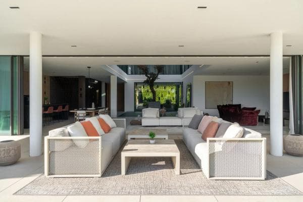 Independent chalet for sale in Barrio Las Lomas de Río Verde, Marbella
thumbnail 2