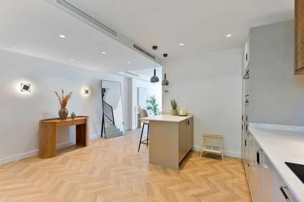 Chalet adosado en venta en Calle de Marcasitas , Marbella thumbnail 2