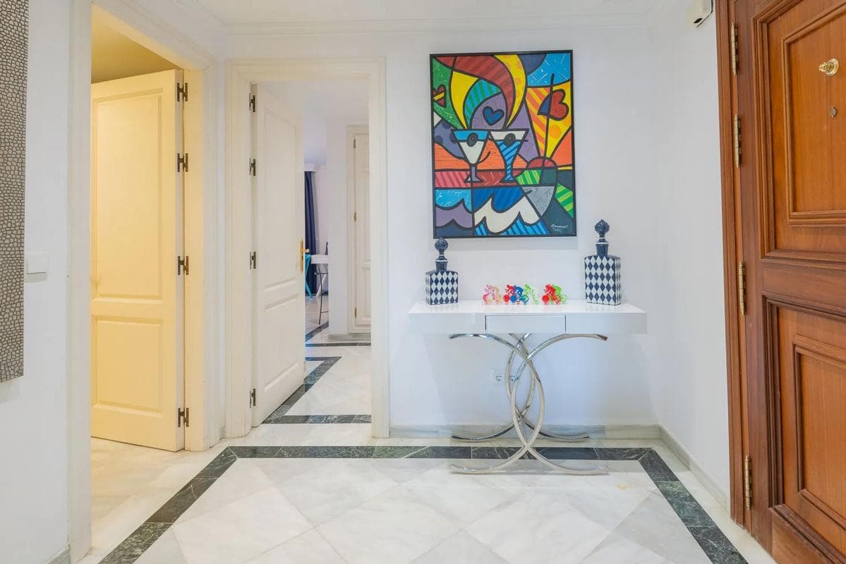 Sale of apartment in Urbanización Monte Paraíso, 8, Marbella
photo 2